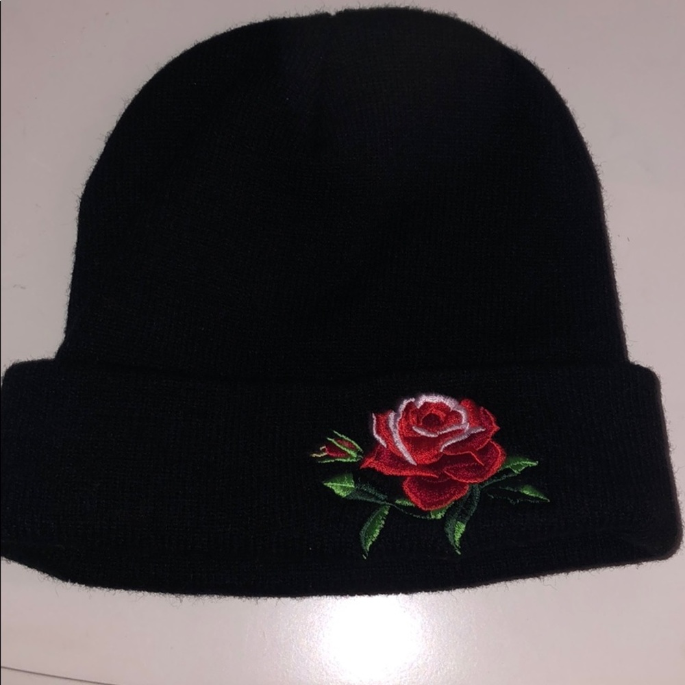 Urban outfitters Rose beanie 🌹